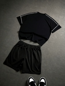 Ensemble de survêtement décontracté pour homme, t-shirt et short tissés pour l'été - Séchage rapide, anti-UV, coton confortable, vêtements de sport et de fitness - Product Image 2