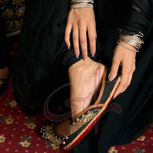 รองเท้าคุณภาพพรีเมียม พื้นกันลื่น ทนทาน ราคาถูก จำนวนมาก รับผลิตแบรนด์ส่วนตัว รองเท้าคุสซาสำหรับผู้หญิง - Product Image 3