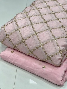 Tissu en soie douce de luxe très demandé avec broderie florale perlée pour chemisiers, jupes et vestes, disponible à bon prix - Product Image 4