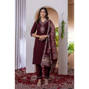 Ensemble Kurti Pantalon Dupatta pour femmes - Tenue élégante en trois pièces - Product Image 6