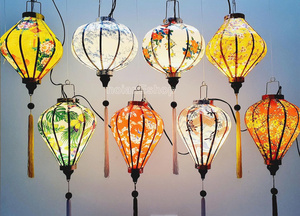 Linternas de tela floral al por mayor, linternas de seda con marco de bambú de Vietnam, linternas de seda decorativas para decoración de fiestas - Product Image 5