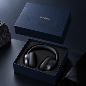 Boîte d'emballage rigide SunGene Deep Ink Silver Foil Lift-Off pour casque audio avec plateau personnalisé pour présentation au détail de casques supra-auriculaires - Product Image 1