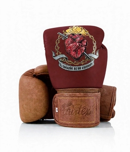 Gants de boxe en cuir Fairtex, modèle le plus récent, couleur ciel, avec sangles réglables auto-agrippantes pour le kick-boxing et les arts martiaux, vente en gros. - Product Image 6