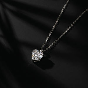 Colgante de Diamante Cultivado en Laboratorio con Corte Corazón, Chapado en Oro Amarillo de 18K, con Certificación IGI, para Uso Diario de Mujeres - Product Image 1