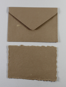 Fournisseur en gros de cartes à bords festonnés 250 g/m² avec enveloppe assortie, papier recyclé fait main à partir de fibres de coton - Product Image 2