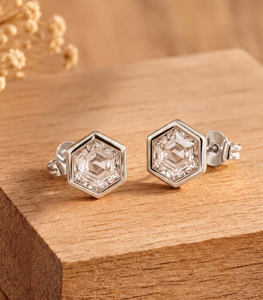 Boucles d'oreilles de fiançailles et de mariage en or massif 10K 14K 18K avec diamants de laboratoire taille hexagonale, certifiés IGI, couleur DEF, clarté VS VVS - Product Image 2