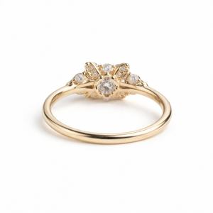 แหวนเพชรทรงกลมเจียระไนแบบบริลเลียนท์ แหวนหมั้นเพชรเม็ดกลมที่ได้รับการรับรองจาก IGI ตัวเรือนทองคำแท้ 18K สีเหลือง ประดับเพชรแบบหนามเตย - Product Image 3