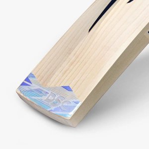 Batte de cricket Chris Lynn en bois fabriquée en usine, légère, durable, écologique, avec logo personnalisé, pour l'entraînement et les matchs d'équipe - Product Image 5