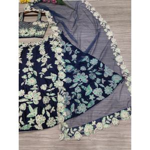 Robe de soirée Lehenga Choli tendance et magnifique avec broderie au fil pour les fêtes - Product Image 3