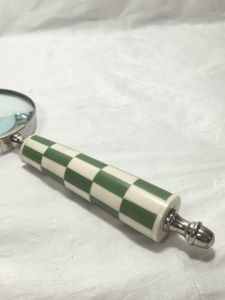 Loupe de poche vintage à poignée à carreaux verts, loupe de luxe, accessoire de bureau décoratif, cadeau de bureau, artisanat - Product Image 3