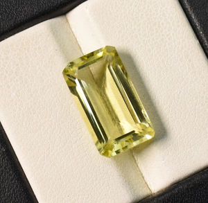 Piedra Preciosa de Cuarzo Limón Natural en Forma de Octágono 16.5X9.5X6 mm 7.15 ct - Product Image 5