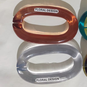 โซ่เรซิ่นหลากสีสันรักษ์โลก  สามารถปรับแต่งโลโก้ได้ มีทั้งขนาดใหญ่และขนาดเล็ก ของตกแต่งบ้านโดยงานฝีมือของซานียา - Product Image 2