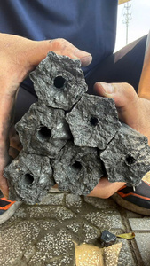 Briquettes de charbon de bois de sciure de bois dur de qualité supérieure du Vietnam, fabriquées à la machine, combustible sans fumée pour barbecue, types en morceaux et en bâtonnets, meilleure qualité pour l'exportation - Product Image 3