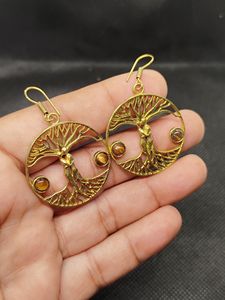 Boucles d'oreilles irrégulières en laiton œil de tigre, électroplaquées, luxe léger, haut de gamme - Product Image 3