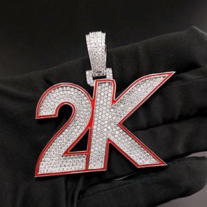Colgante de letra personalizado estilo Hip Hop con diamante de moissanita VVS de corte brillante redondo, dije de moda Hip Hop con contorno rojo - Product Image 2