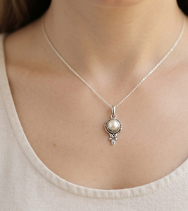 Colgante Minimalista de Plata de Ley 925 con Perla de Agua Dulce y Baño de Oro Rosa, Joyería Religiosa para Mujer, Regalo - Product Image 2
