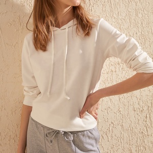 <b>Women</b> <b>White</b> Hooded Sweatshirt Regular Fit Solid Color Casual Pullover Winter Wear 100% Cotton Pocket Custom Printed Brand Logo - Product Image 2