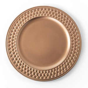 Assiette de présentation en métal gaufré de luxe, base décorative élégante pour mariages, événements, banquets et services de traiteur haut de gamme - Product Image 3