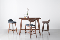 Taburete de Bar Moderno con Estructura de Madera Alta y Asiento Acolchado de Tela con Respaldo Bajo para Dormitorio, Hotel o Comedor