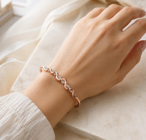 Bracelet en cuivre torsadé avec accent en strass, durable, sans produits chimiques, écologique, accessoires bio-énergétiques - Product Image 4