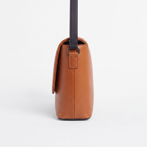 Sac bandoulière en cuir pour femme, sac messager en cuir avec fermeture éclair frontale, sac bandoulière en cuir de haute qualité pour femme - Product Image 3