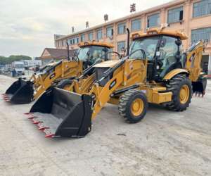 Retroexcavadora Caterpillar 420F 4x4 en Oferta, Motor de Alto Rendimiento y Duradero, Equipo de Construcción, Mejor Precio, Disponible en Stock - Product Image 2
