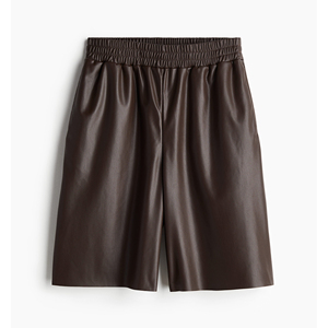 Shorts Bermuda pour femmes, en cuir véritable de haute qualité, couleur marron, coupe ajustée, séchage rapide, élégants et tendance, personnalisables - Product Image 1