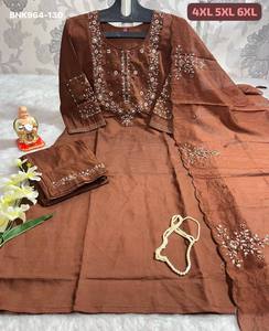 Último diseño de Kurti de viscosa con un aspecto magnífico y trabajo manual, con conjunto de pantalón y dupatta. Proveedor mundial a precio de mayorista. - Product Image 4