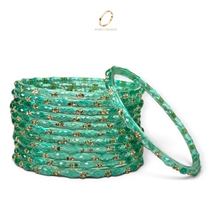 Colección Nupcial: Brazaletes de Cristal Cachemir con Corte Diamante Verde Agua, Bañados en Oro, Acabado de Diseñador, Venta al por Mayor para Mujer - Product Image 5