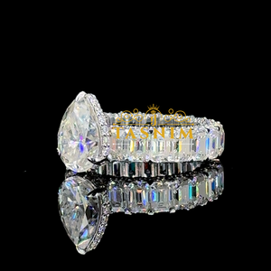 Anillo de compromiso solitario de moissanita VVS con corte caído para mujer Tasnim, engaste de púas, estilo clásico, banda chapada en oro y plata - Product Image 5