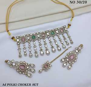 ชุดสร้อยคอพร้อมต่างหูแบบขายส่งสำหรับเจ้าสาว AD Polki Choker ประดับเพชรแบบอเมริกันระยิบระยับ พร้อมพู่ห้อยและต่างหูแบบ Mangtika ชุดเครื่องประดับงานแต่งงานสไตล์ชาติพันธุ์ - Product Image 6