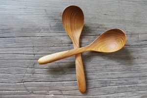 Cuillère de service à long manche en bois d'olivier naturel de qualité supérieure, accessoire de cuisine en bois artisanal, outil de cuisson durable et respectueux de l'environnement - Product Image 4