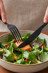 Ensemble de couverts en acier inoxydable noir mat, fabriqué à la main, pour la salle à manger, la cuisine, les mariages et les fêtes - Product Image 4