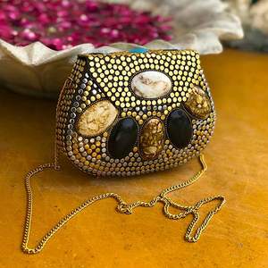 Pochette en métal argenté antique avec cristaux pour femmes, accessoires de mode - Product Image 1