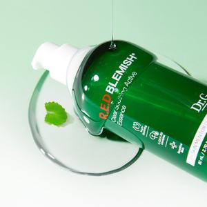 Soin Liquide Apaisant et Purifiant 1+1 Red Blemish Clear Soothing Active 80 ml pour le Visage, Ingrédient Clé : Acide Salicylique, pour Femmes - Product Image 1