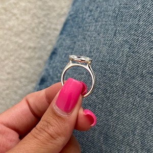 Bague en diamant taille marquise East West 1,5 carat, diamant de laboratoire taille marquise en or 18 carats pour les acheteurs en gros - Product Image 4