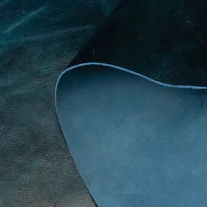 Cuir de vachette teint en bleu, tanné végétal, pour portefeuilles, sacs à main, chaussures, artisanat, produits de qualité supérieure, sélection authentique. - Product Image 2