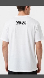 ONETEN APPAREL T-shirt blanc à manches courtes pour homme, col rond, imprimé avec des lignes abstraites de visage - Product Image 3