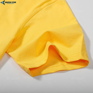 เสื้อโปโลแขนสั้นผู้ชาย สีพื้น ผ้าฝ้ายปิเก้ถัก ทรงลำลอง สีเหลือง - Product Image 4