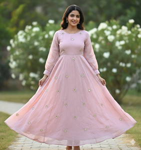 Tissu en soie effet froissé rose premium avec broderie miroir artisanale, style ethnique de luxe - Product Image 2