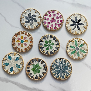 Posavasos de Ratán Tejido a Mano con Diseño Floral Clásico, Decoración de Mesa Ecológica, TUYET DUNG, Hecho en Vietnam - Product Image 5