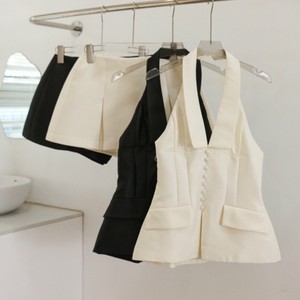 Robe mini fourreau blanche tissée vintage de luxe, sans manches, épaules dénudées, taille naturelle, détail nœud, boutonnée sur le devant, pour soirée et rendez-vous - Product Image 1