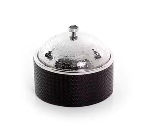 Cacerola Redonda Clásica para Buffet con Tapa de Acero Inoxidable y Base Negra con Cuentas para Uso General en Cocinas de Gas e Inducción - Product Image 3
