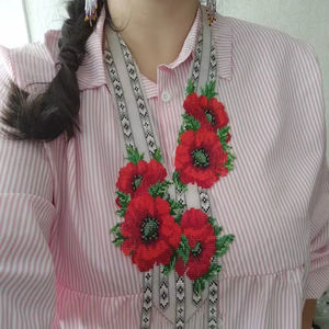 Collar de Amapola Roja al por Mayor al Mejor Precio, Joyería Ucraniana con Cuentas, Ideal para Regalo, Fiestas, Navidad, Aniversarios - Product Image 1