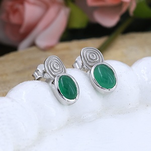 Pendientes de Plata de Ley 925 con Ónix Verde para Mujer, Hechos a Mano, con Piedras Preciosas de Ónix Verde Natural, Joyería Minimalista - Product Image 2