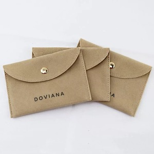 Pochettes et sacs personnalisés à la mode avec logo, pochette en velours luxueuse, pochette à bijoux en velours recyclable pour colliers - Option cadeau - Product Image 1