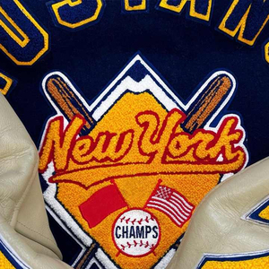 Chaqueta Varsity para Hombre, Color Azul Marino y Crema, Mangas de Cuero, Logotipo NY Bordado, Parche del Equipo de Béisbol 1983, Conjuntos Deportivos para Hombre - Product Image 5