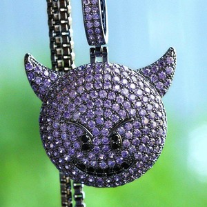 Colgante Personalizado de Oro Negro con Emojis de Diablo Morado, Joyería Iced Out, Colgante con Diamantes Personalizado, Joyería Hip Hop - Product Image 2