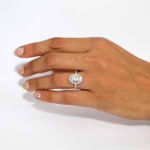 Bague de fiançailles en diamant de laboratoire ovale 3 carats certifié IGI, or massif 10K 14K 18K, pavé - Product Image 4