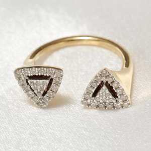 แหวนเปิดรูปสามเหลี่ยมประดับเพชรโมอิสซาไนต์ระยิบระยับ ดีไซน์โดดเด่นสำหรับผู้หญิง เงินแท้ 925 ของขวัญแทนใจสำหรับคนรัก - Product Image 1